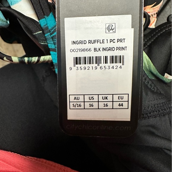 City Chic 16 Ingrid ruffle 1 piece swimsuit - Picture 6 of 6